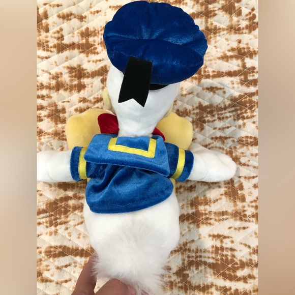 Donald Duck Disney Exclusive Large Stuffed Plush - Picture 6 of 7